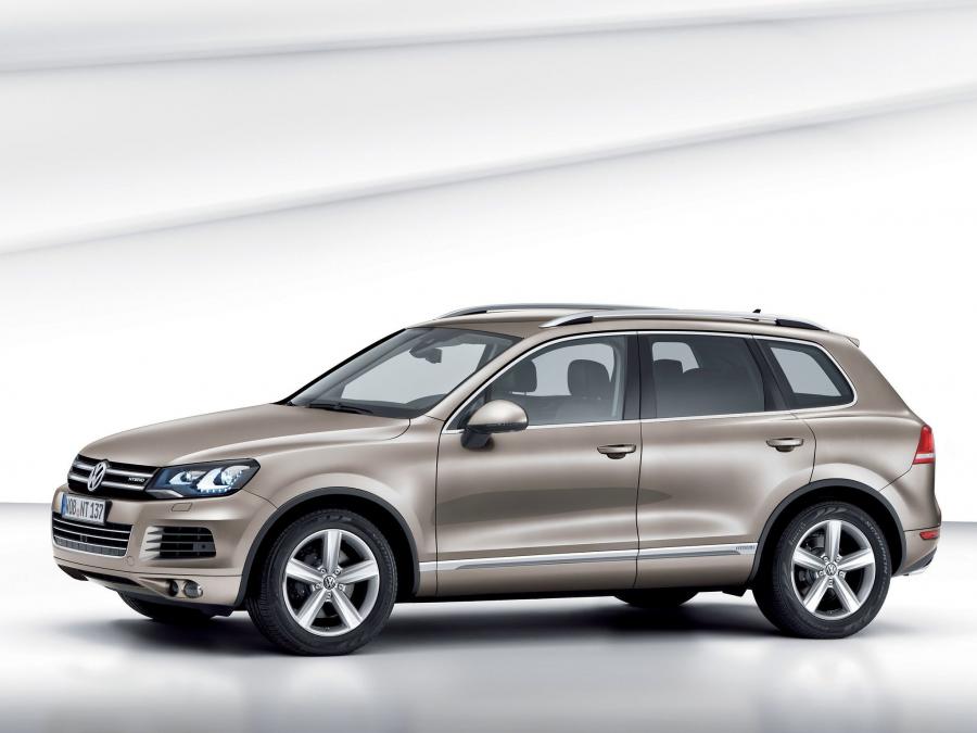  Volkswagen Touareg Hybrid 2010 года  (фото 6 из 17)